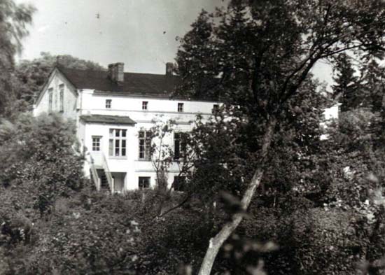 Bralewnica, (widok od zachodu) ok. 1950 roku.